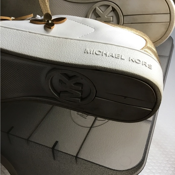 Michael Kors leather sneakers - Picture 3 of 11